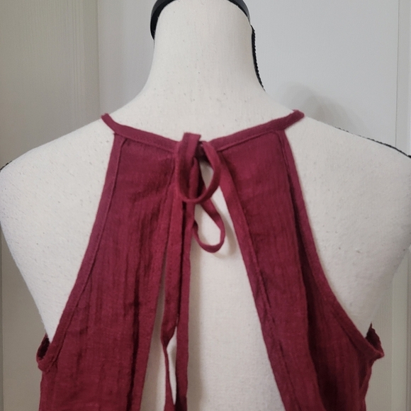 Wishlist Size M Wine / Burgundy Sleeveless, Open Back, Crepe Shorts Romper - Picture 6 of 15